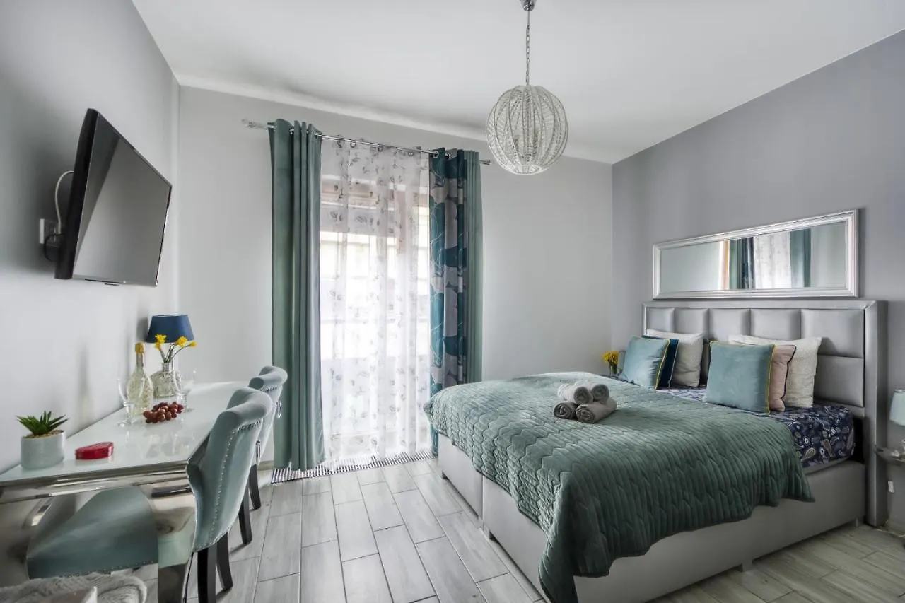 Aparthotel Pawia Deluxe Варшава 3*,